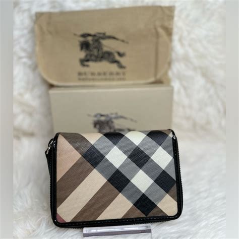 burberry nova burleigh medium zip wallret|burberry card case for women.